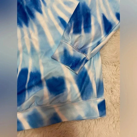 Amazon women’s blue and white tie dye sweatshirt size small - Picture 4 of 5